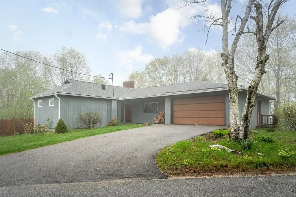 113 Watchtower Road Hopkinton NH 03229