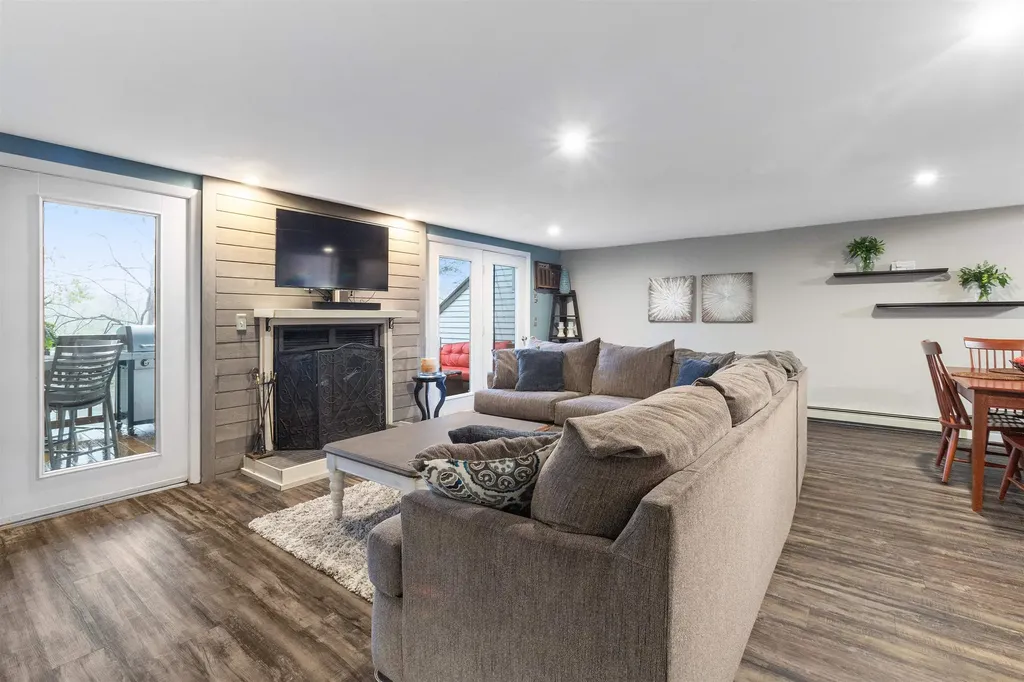 21 Pondview Drive Merrimack NH 03054