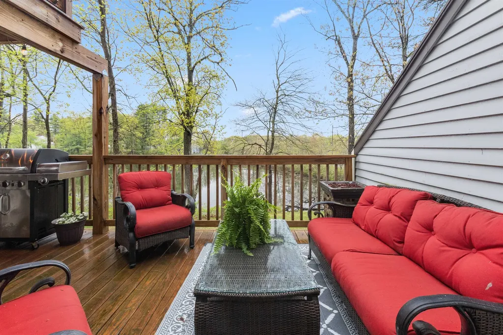 21 Pondview Drive Merrimack NH 03054