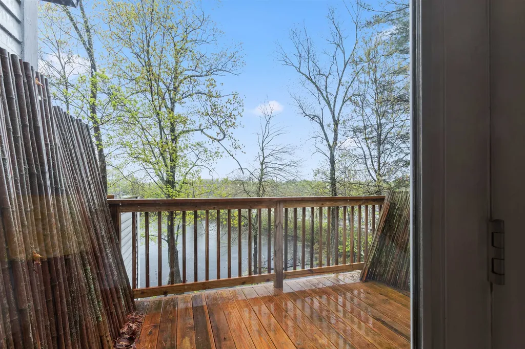 21 Pondview Drive Merrimack NH 03054