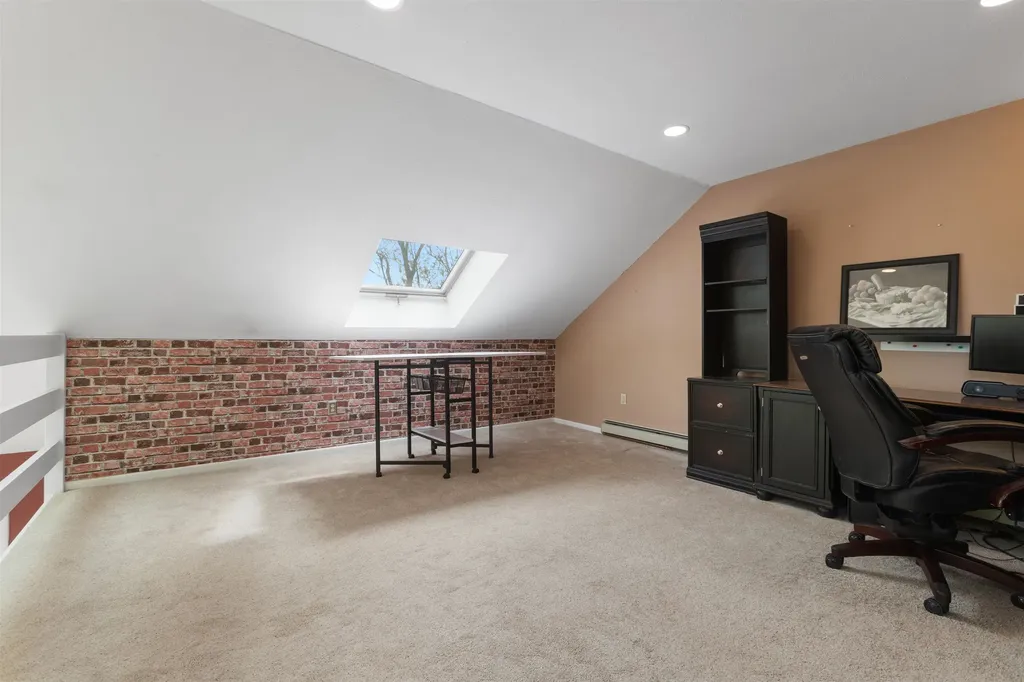 21 Pondview Drive Merrimack NH 03054