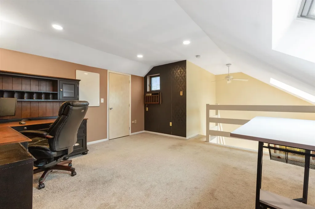 21 Pondview Drive Merrimack NH 03054