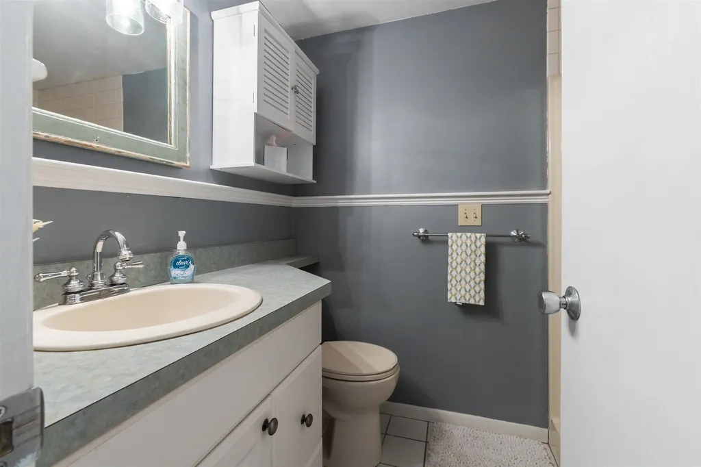 21 Pondview Drive Merrimack NH 03054