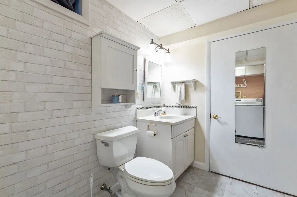 21 Pondview Drive Merrimack NH 03054