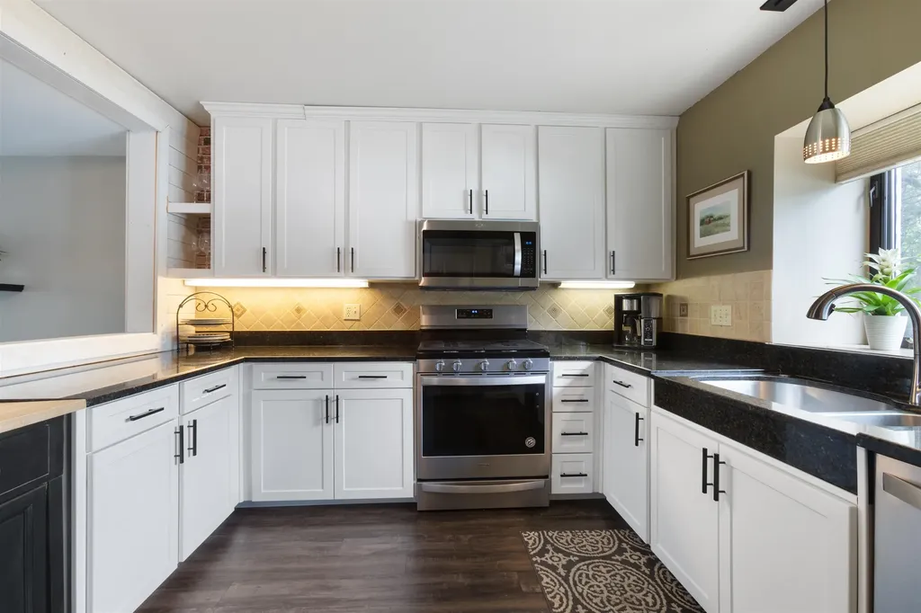 21 Pondview Drive Merrimack NH 03054