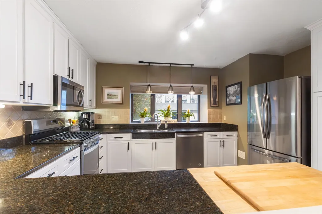 21 Pondview Drive Merrimack NH 03054