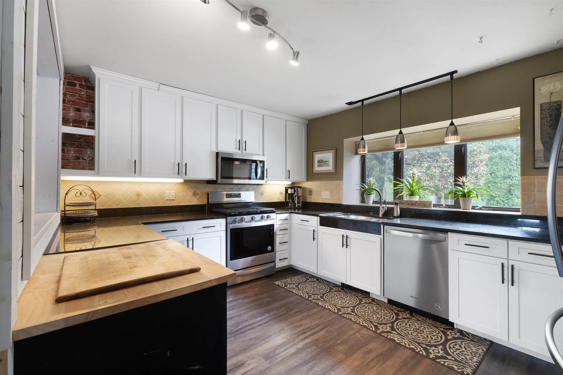 21 Pondview Drive Merrimack NH 03054