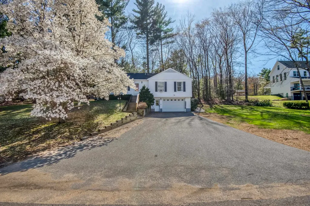 76 Merrill Drive Conway NH 03860