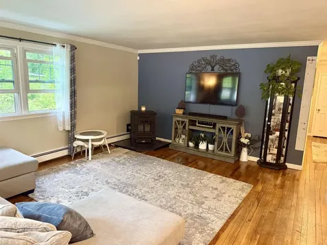 320 Queen Street Boscawen NH 03303