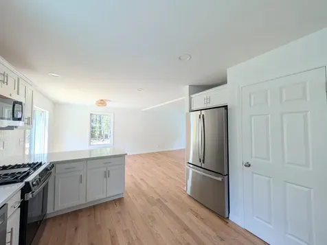 16 Meindl Road Raymond NH 03077