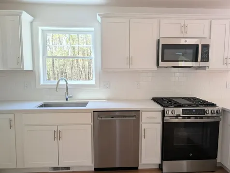 16 Meindl Road Raymond NH 03077