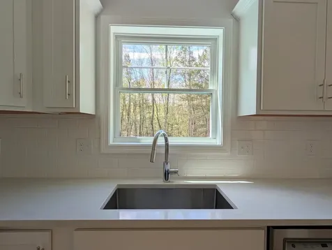 16 Meindl Road Raymond NH 03077