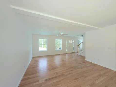 16 Meindl Road Raymond NH 03077