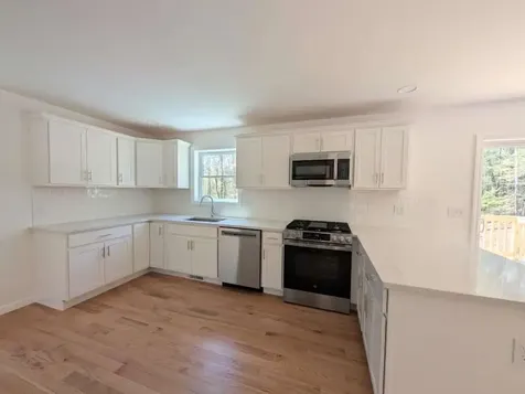 16 Meindl Road Raymond NH 03077