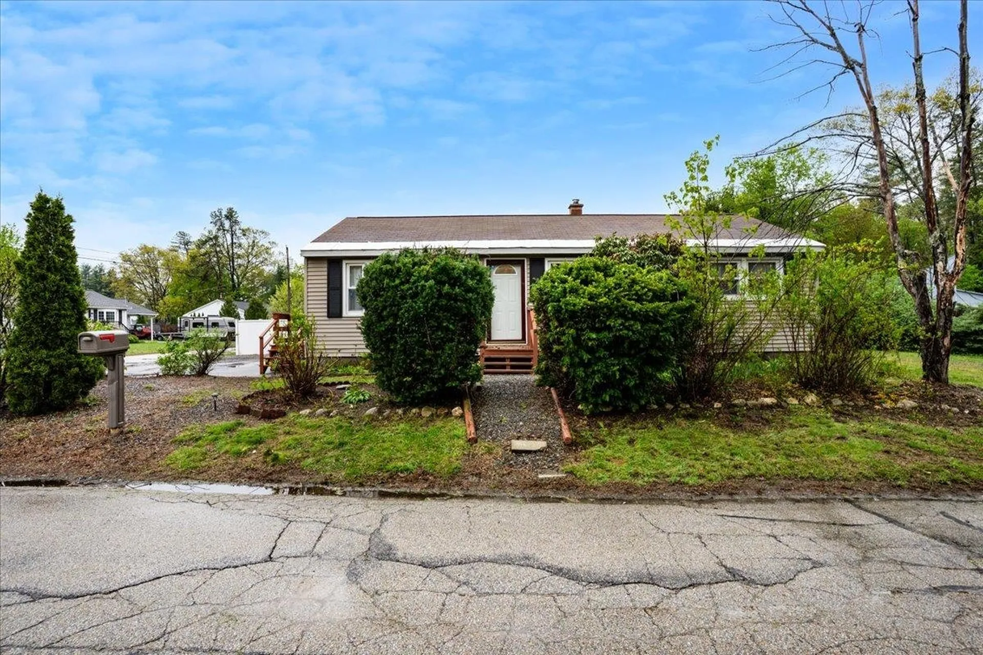 6 Davies Street Bedford NH 03110