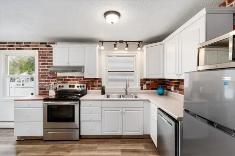 6 Davies Street Bedford NH 03110