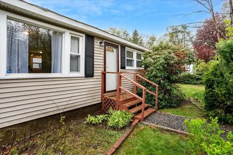 6 Davies Street Bedford NH 03110