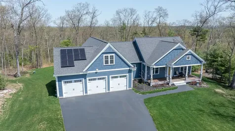 19 Captain Bannon Circle Merrimack NH 03054