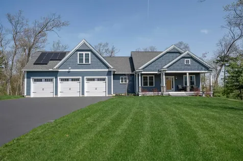 19 Captain Bannon Circle Merrimack NH 03054