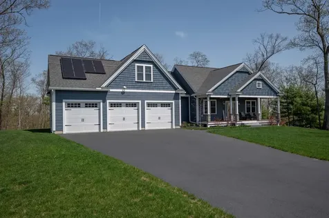 19 Captain Bannon Circle Merrimack NH 03054