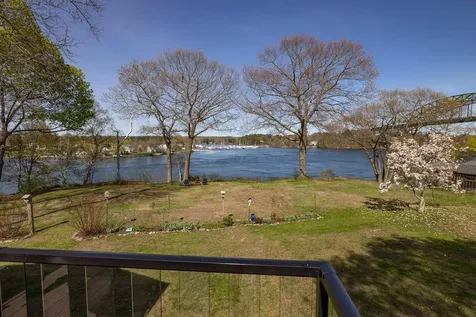 70 Crescent Way Portsmouth NH 03801