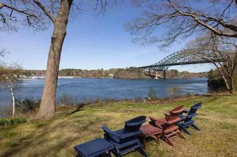 70 Crescent Way Portsmouth NH 03801