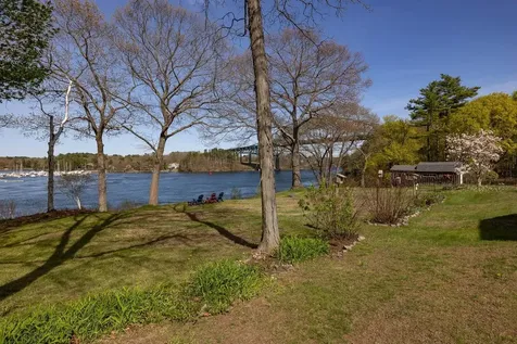 70 Crescent Way Portsmouth NH 03801