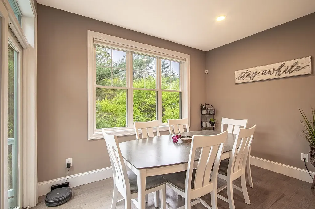 17 Craftsman Lane Nashua NH 03062