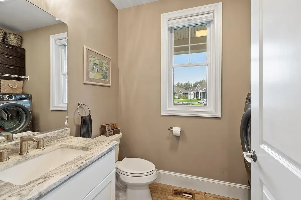 17 Craftsman Lane Nashua NH 03062