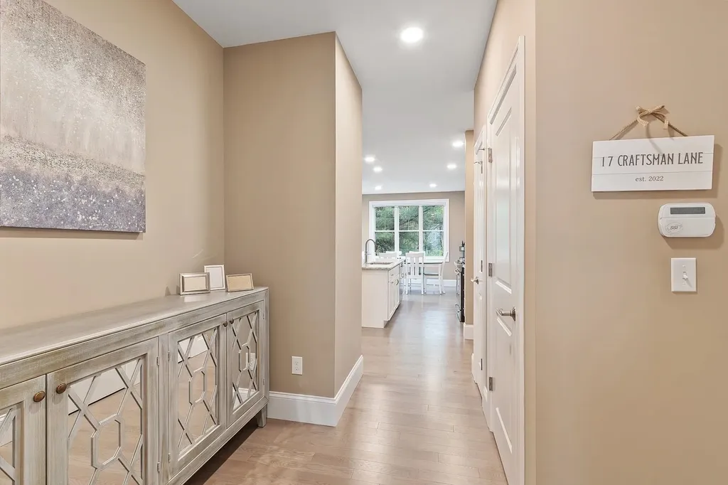 17 Craftsman Lane Nashua NH 03062