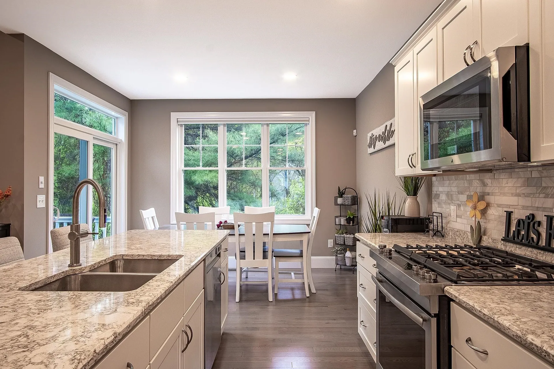 17 Craftsman Lane Nashua NH 03062