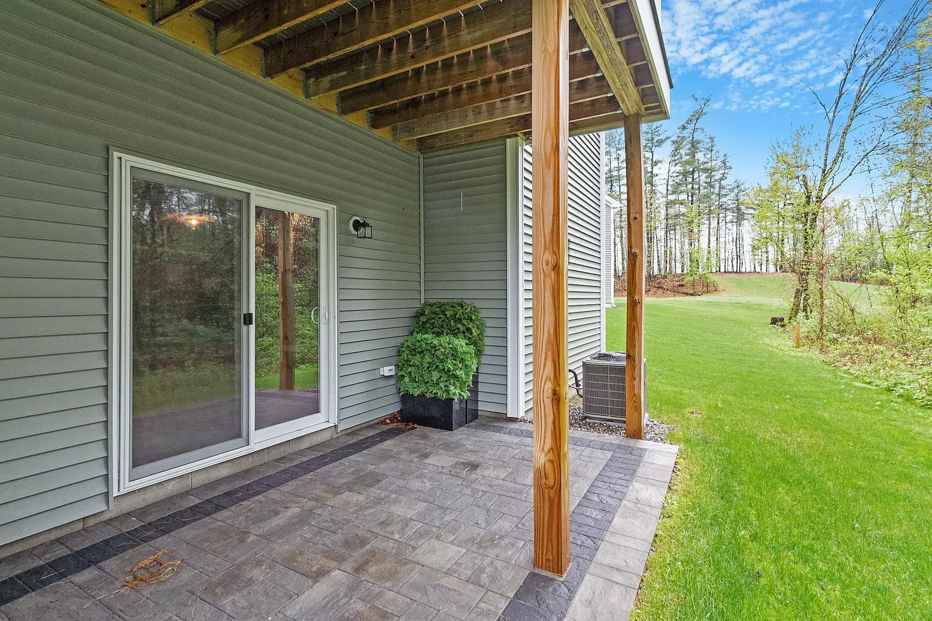 17 Craftsman Lane Nashua NH 03062