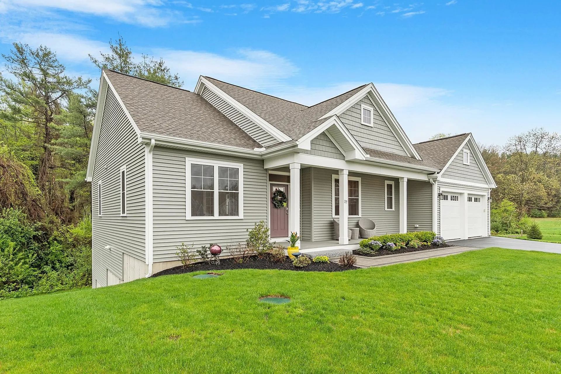 17 Craftsman Lane Nashua NH 03062