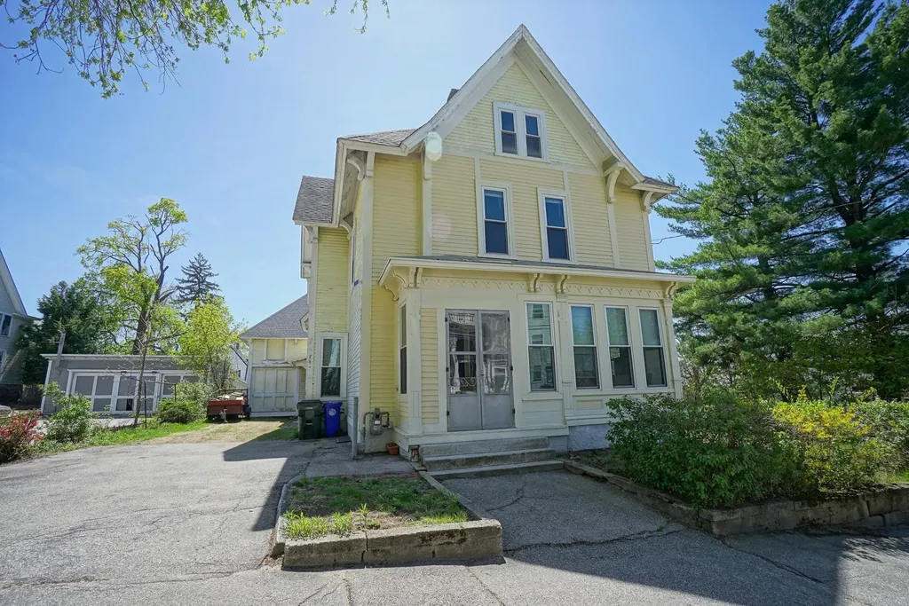 489 Hanover Street Manchester NH 03104
