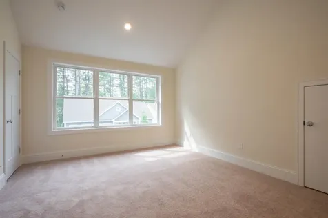 1 Doucet Avenue Nashua NH 03062