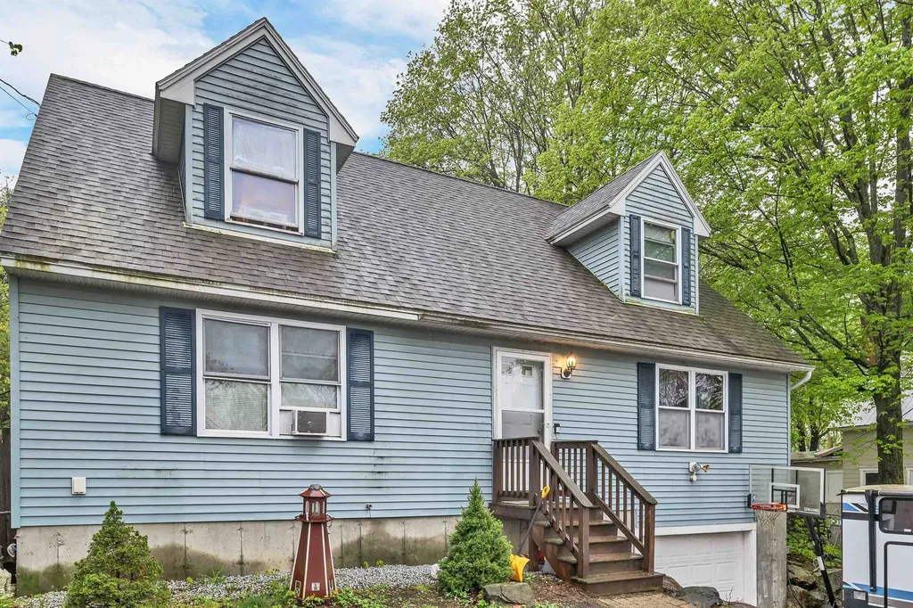57 Oak Street Franklin NH 03235