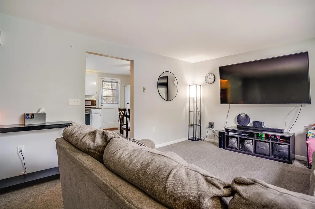 15 Derryfield Road Derry NH 03038