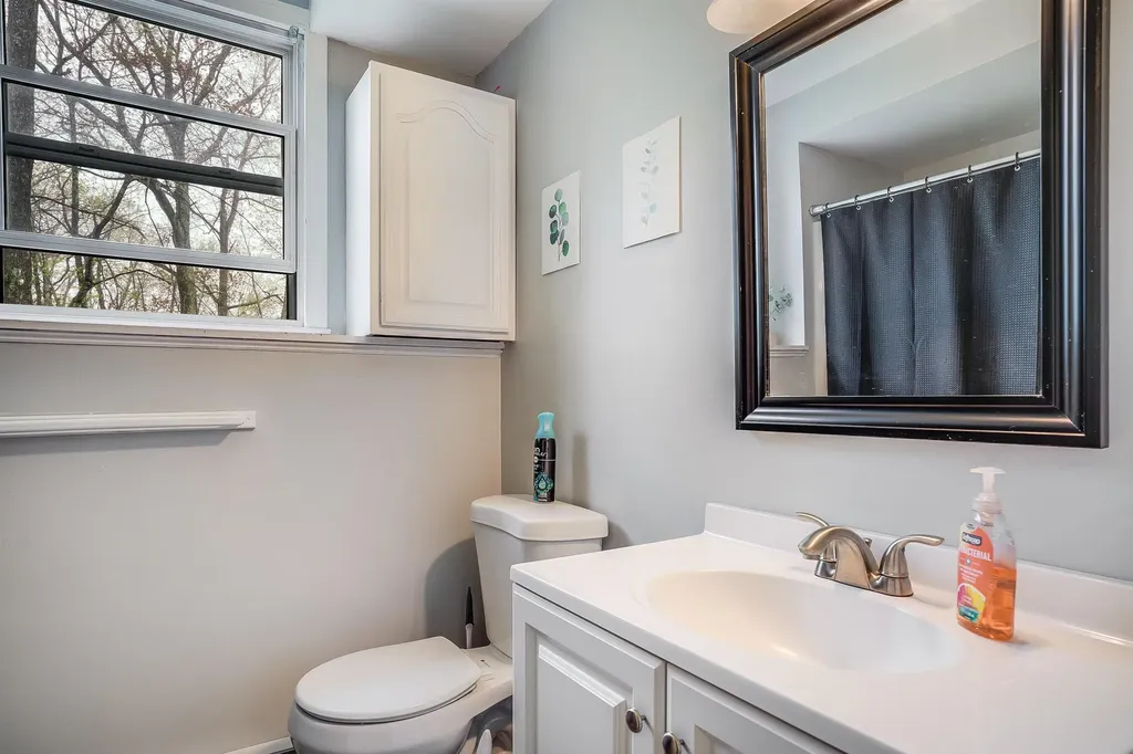 15 Derryfield Road Derry NH 03038