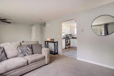 15 Derryfield Road Derry NH 03038