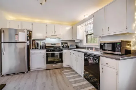 15 Derryfield Road Derry NH 03038