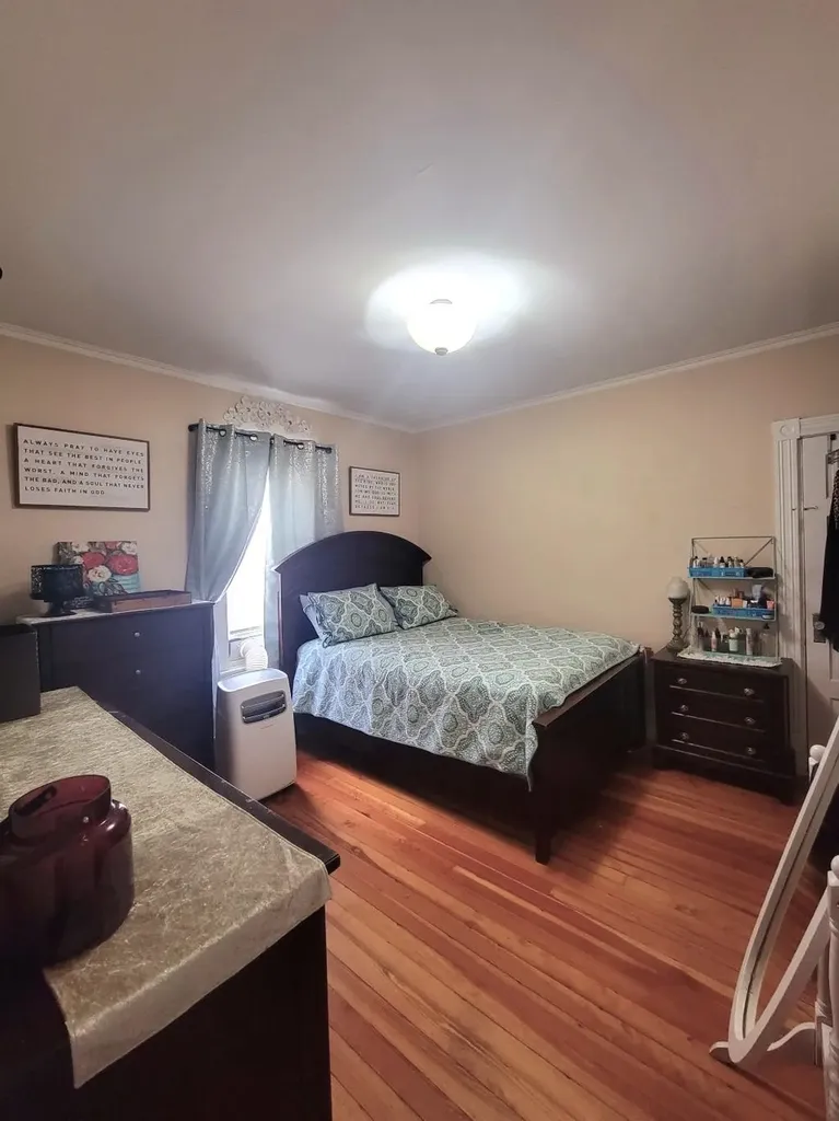32 Blossom Street Nashua NH 03060