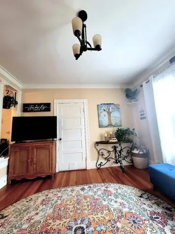 32 Blossom Street Nashua NH 03060