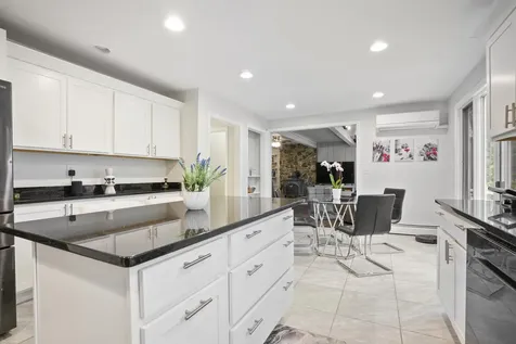 15 Roosevelt Drive Bedford NH 03110