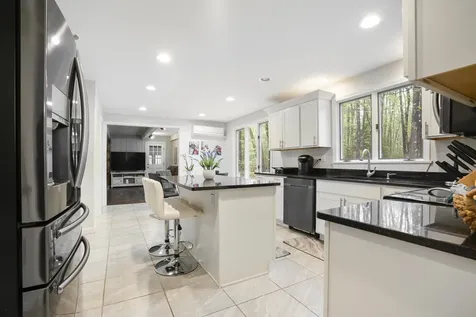 15 Roosevelt Drive Bedford NH 03110