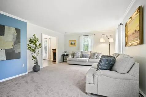 15 Roosevelt Drive Bedford NH 03110