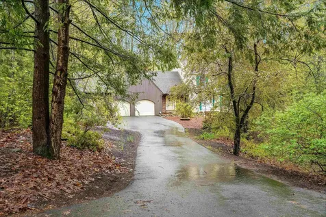 15 Roosevelt Drive Bedford NH 03110