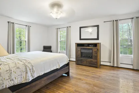 15 Roosevelt Drive Bedford NH 03110