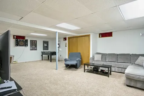 15 Roosevelt Drive Bedford NH 03110