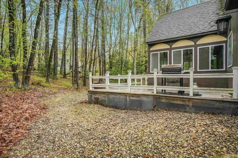 15 Roosevelt Drive Bedford NH 03110