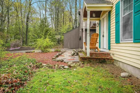 15 Roosevelt Drive Bedford NH 03110